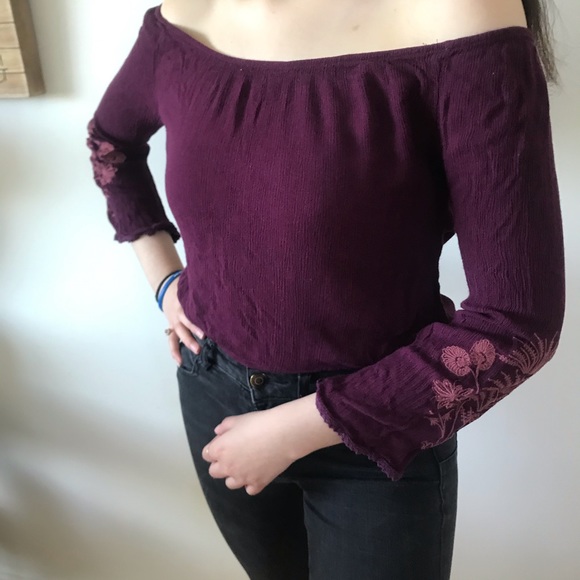 Cropped off shoulder burgundy top - Picture 3 of 4